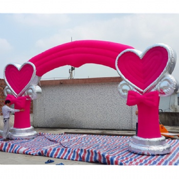  Inflatable Heart Shaped Rainbow Arches For Wedding	