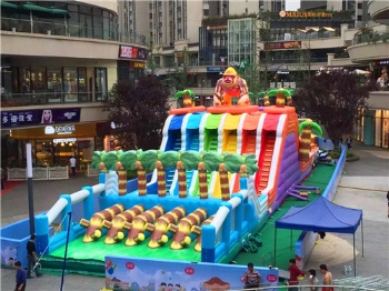 The King Kong Inflatable Forest Adventure Obstacle	