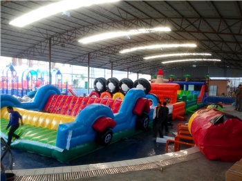  The King Kong Inflatable Forest Adventure Obstacle	