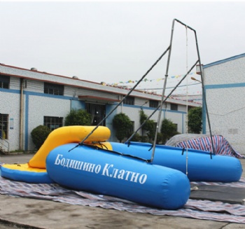 Portable steel frame supported inflatable water floating bungee outdoor extreme water sport equipment for sea