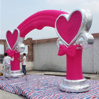  Inflatable Heart Shaped Rainbow Arches For Wedding	