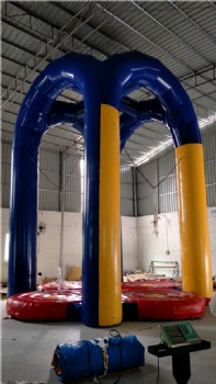  Movable bungee jumping inflatable	