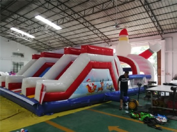  Santa Theme Obstacle Course For Christmas 5K Party	