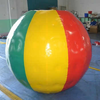  Enormous inflatable soccer balls for promotion	