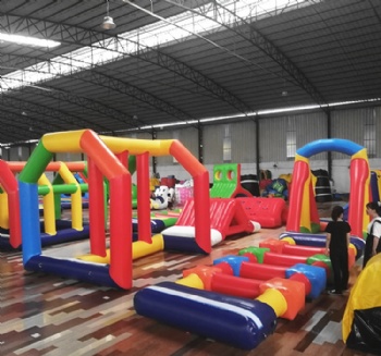  Multi-functional boom camp kids mini inflatable water obstacle courses	