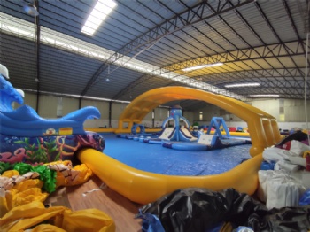  Giant Portable inflatable pool water park with roof cover for kids	