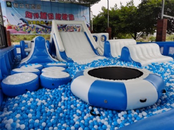  Large Inflatable indoor slide water park for children	