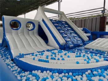  Large Inflatable indoor slide water park for children	