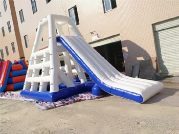  Outdoor fun fitness equipment inflatable floating slide tower for water sport	