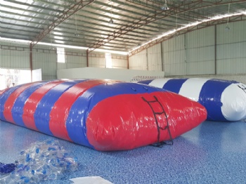  Large PVC air bag mattress floating catapult inflatable water blob  jump with tower	