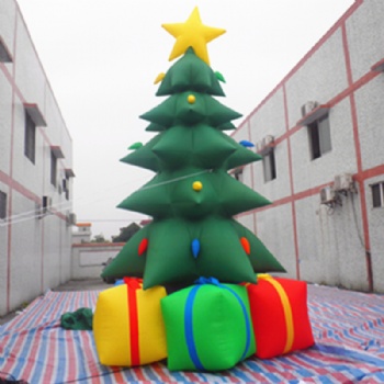 Inflatable Christmas tree with presents